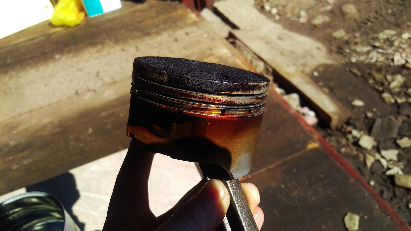 Hydraulic compensators