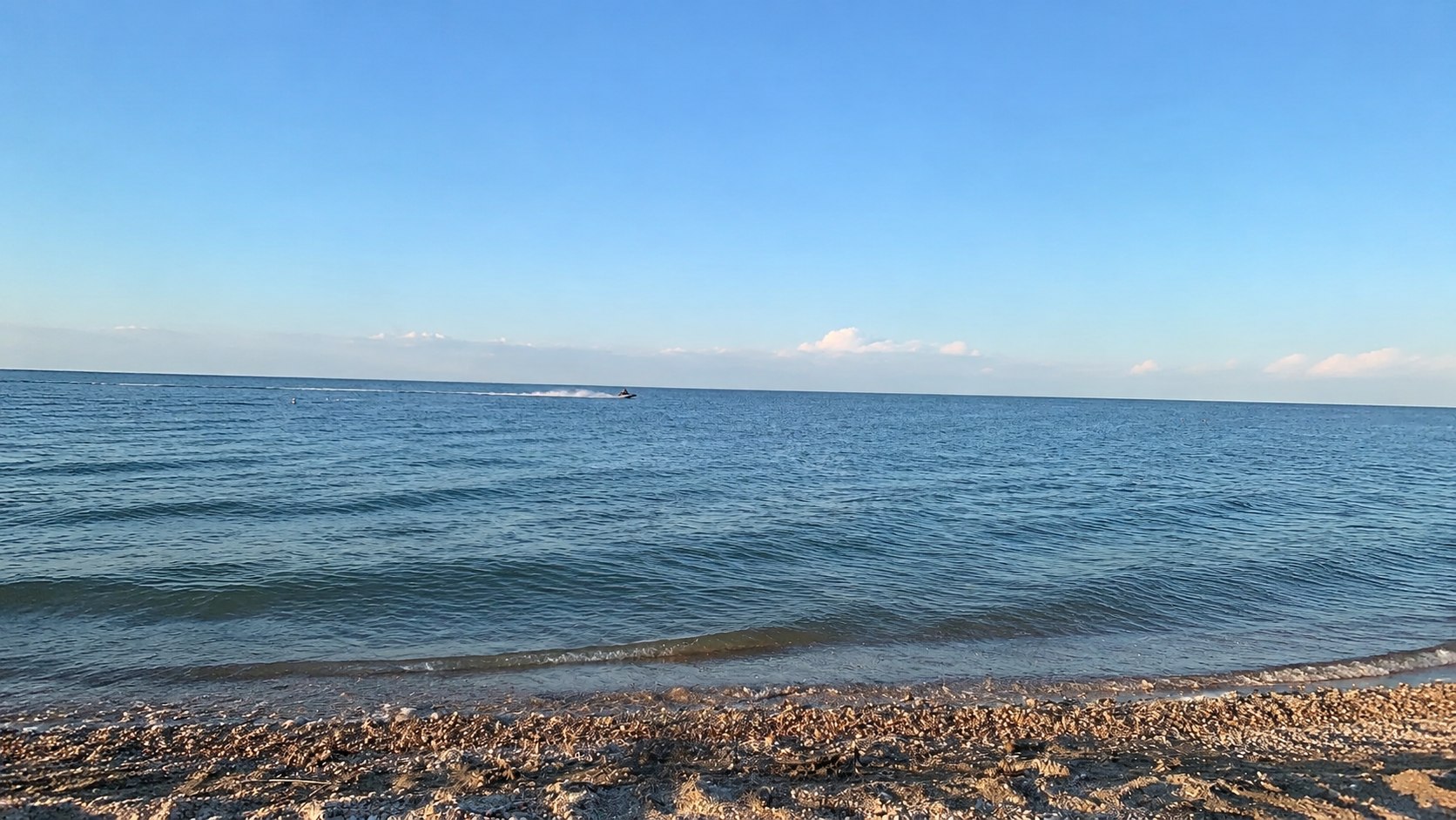 Пляж на Таганрогском заливе в Должанской