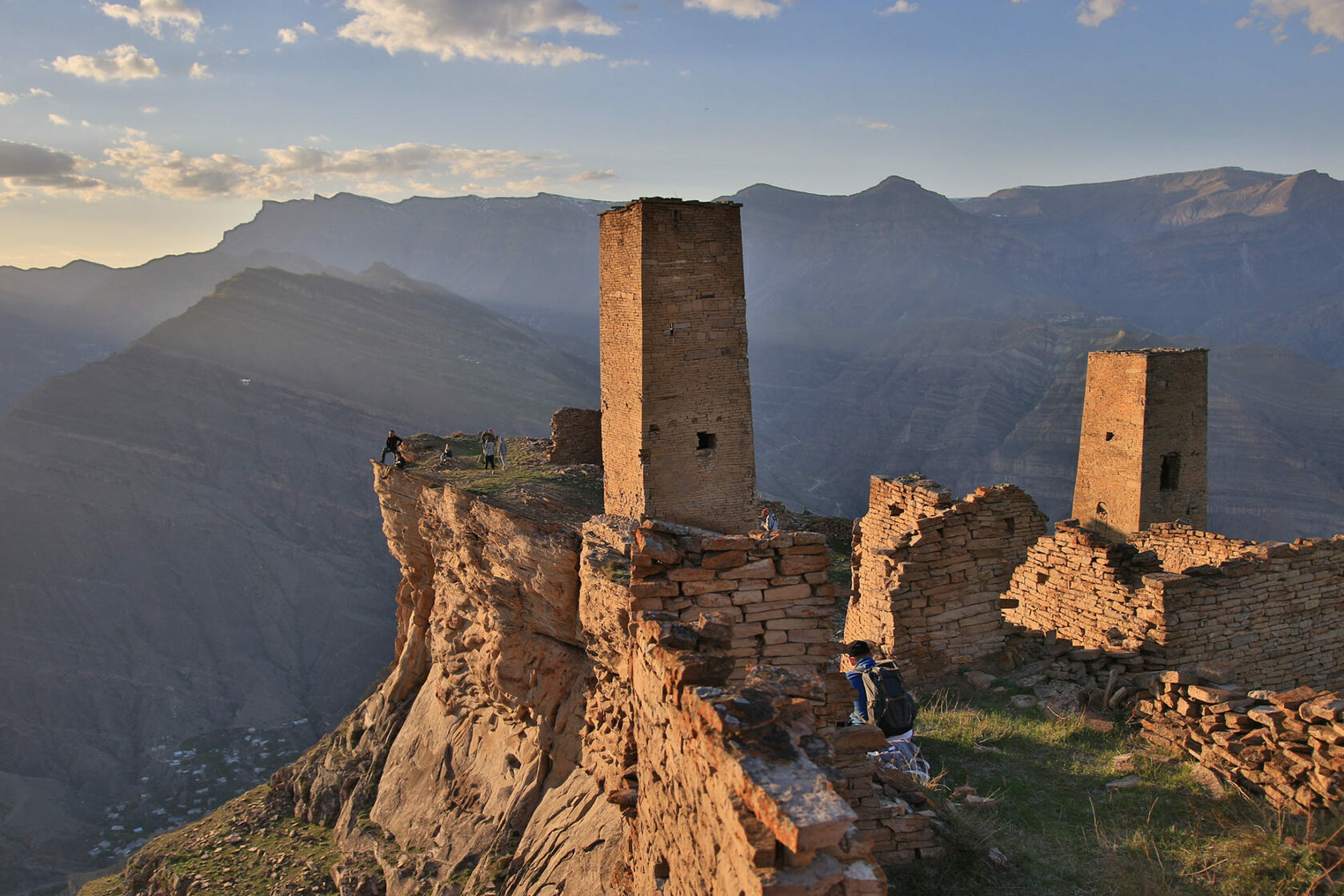 Гуниб гамсутль чох. Кахиб гоор. Дагестан что посетить. Гамсутль чох дагестан. Аул гамсутль дагестан.