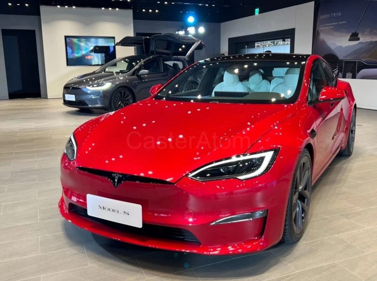 Tesla представила обновленную Model S