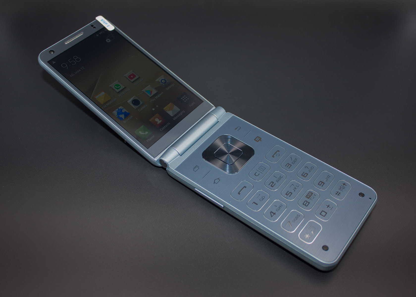 Топ телефонов раскладушек. Самсунг раскладушка 2020 кнопочный. Changhong a600. Samsung смартфон раскладушка 2020. Самсунг s600 раскладушка.