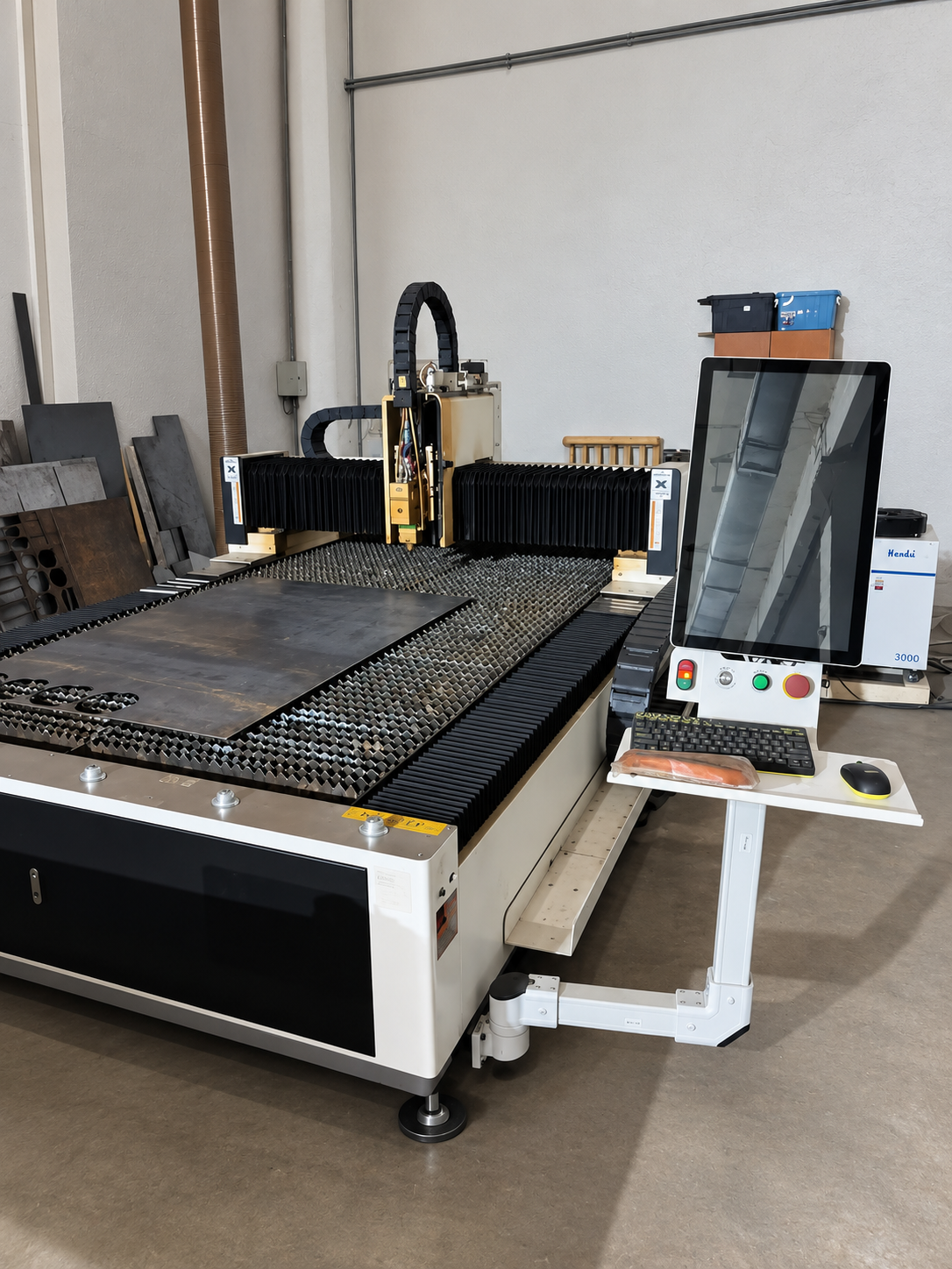 Лазерный станок IRON MAC 3015C на производстве СК Индустрия 43 в Кирове