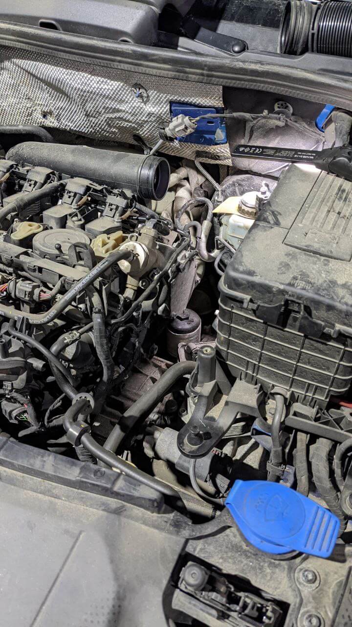 Снятие корпуса воздушного фильтра Audi