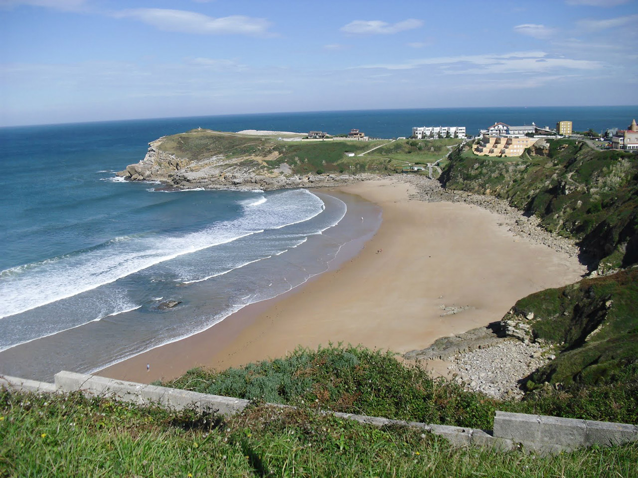Playa de Los Locos (Suances) – UVDERMA: Guía con las mejores playas del  mundo