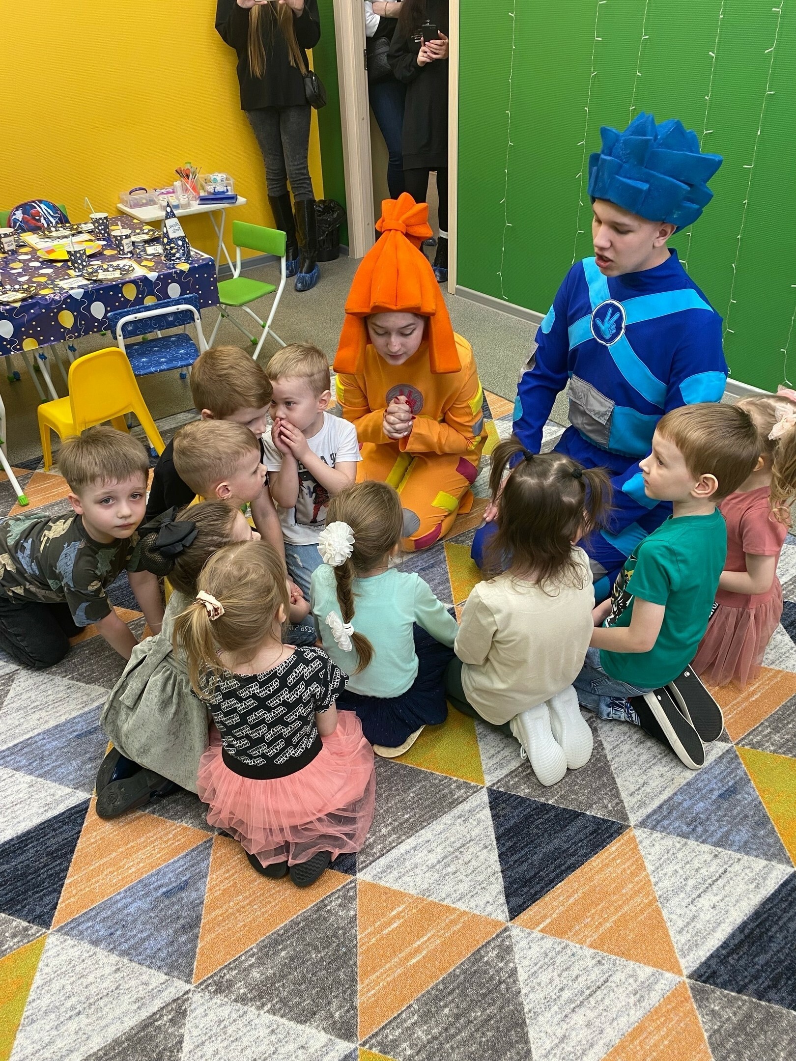 день рождения в детском центре с аниматорами Фиксики Нолик и Симка