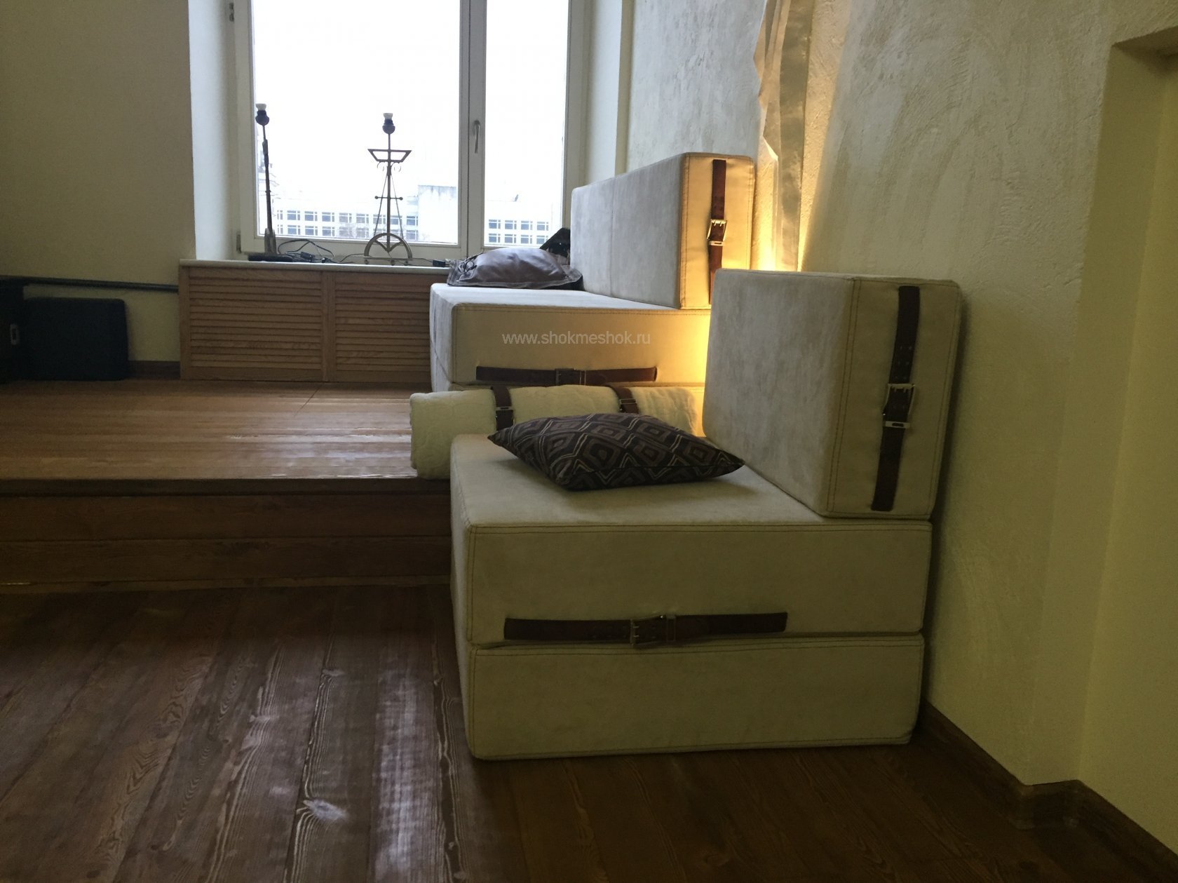 Интерьер в стиле Loft с бескаркасной мебелью