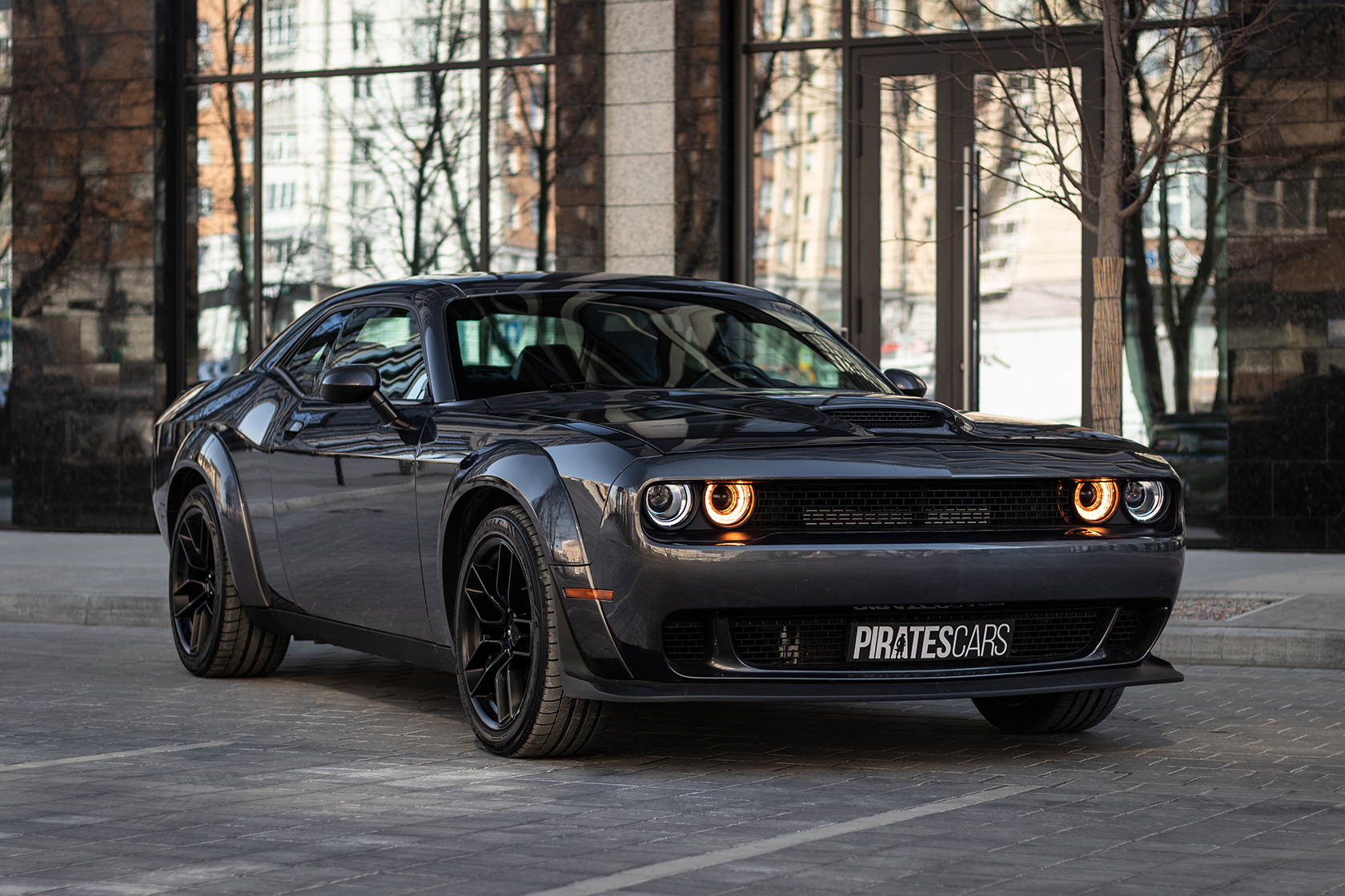 Аренда спортивного купе Dodge Challenger в Новосибирске