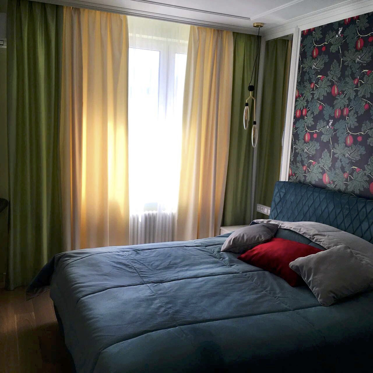 ТОП-5 модных цветовых гамм для дизайна штор в спальне