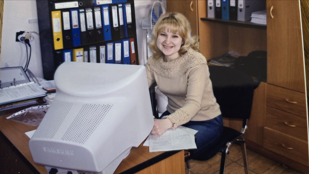 За рабочим местом в банке - фото