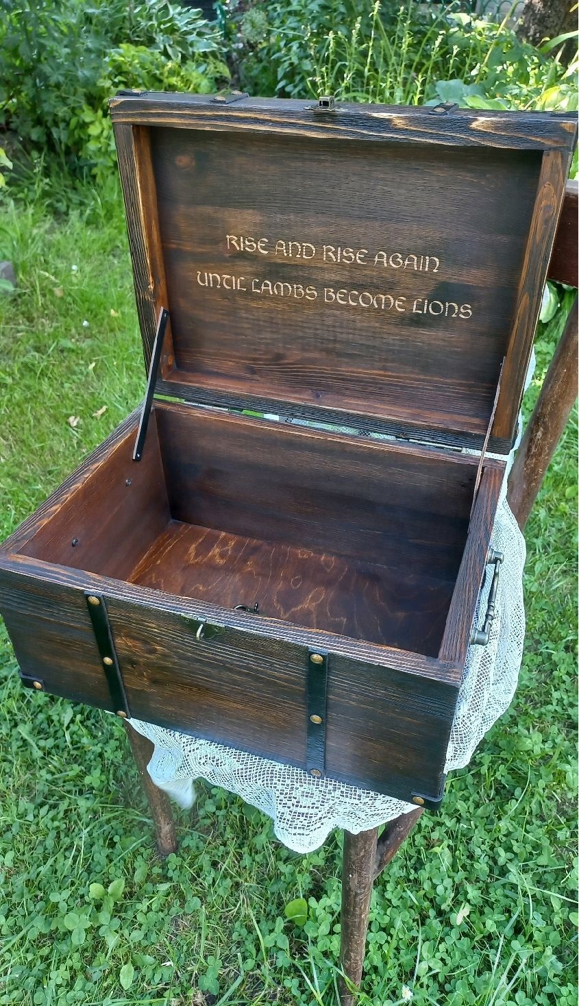 Сундук деревянный 