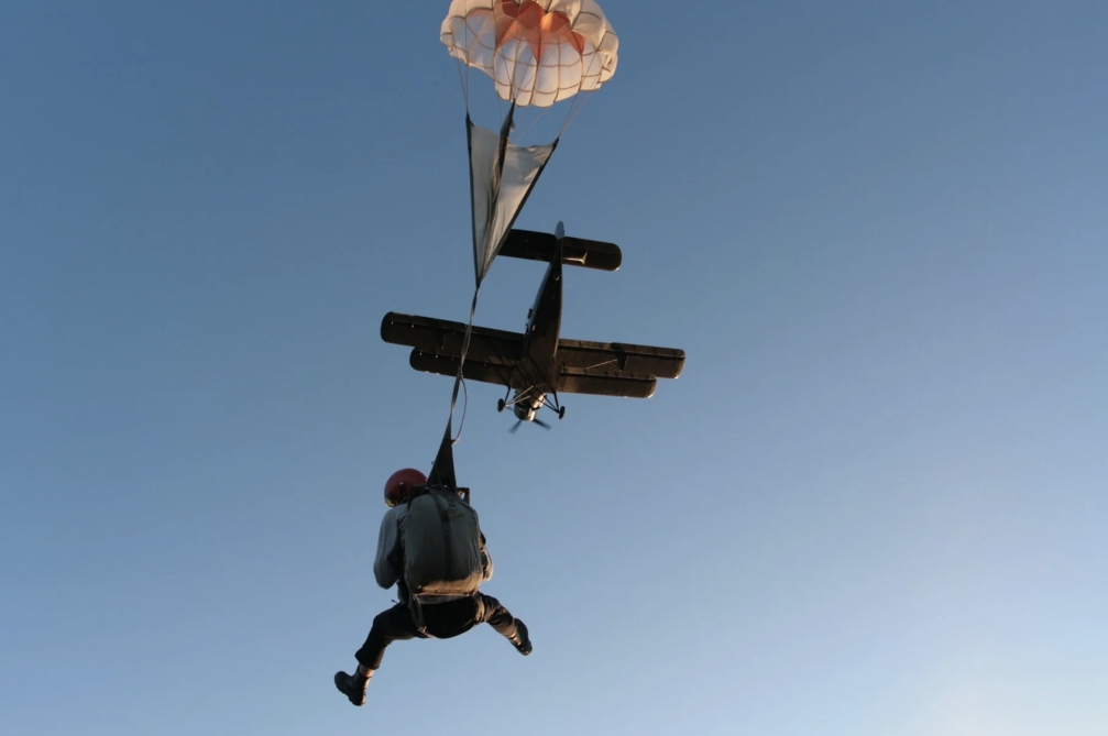 Самостоятельный прыжок с парашютом с высоты 600-800 метров
