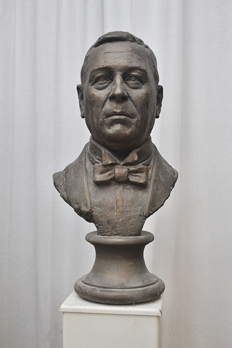 бюст Александр Пашкевич