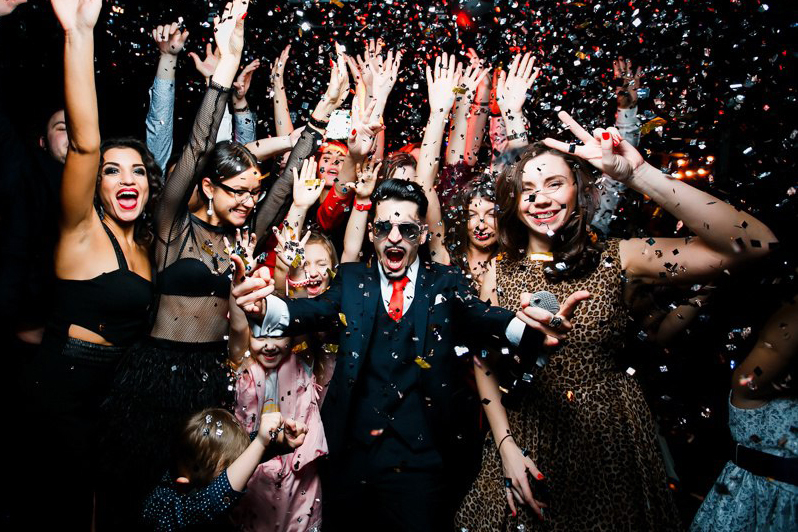 рестораны с шоу в новогоднюю ночь. карас тишинская площадь. новогодняя ночь в кафе калининграда. новогодняя ночь в баре. новогодняя ночь в кафе.