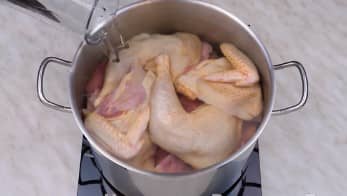 Приготовление холодца из свинины, говядины и курицы: шаг 3