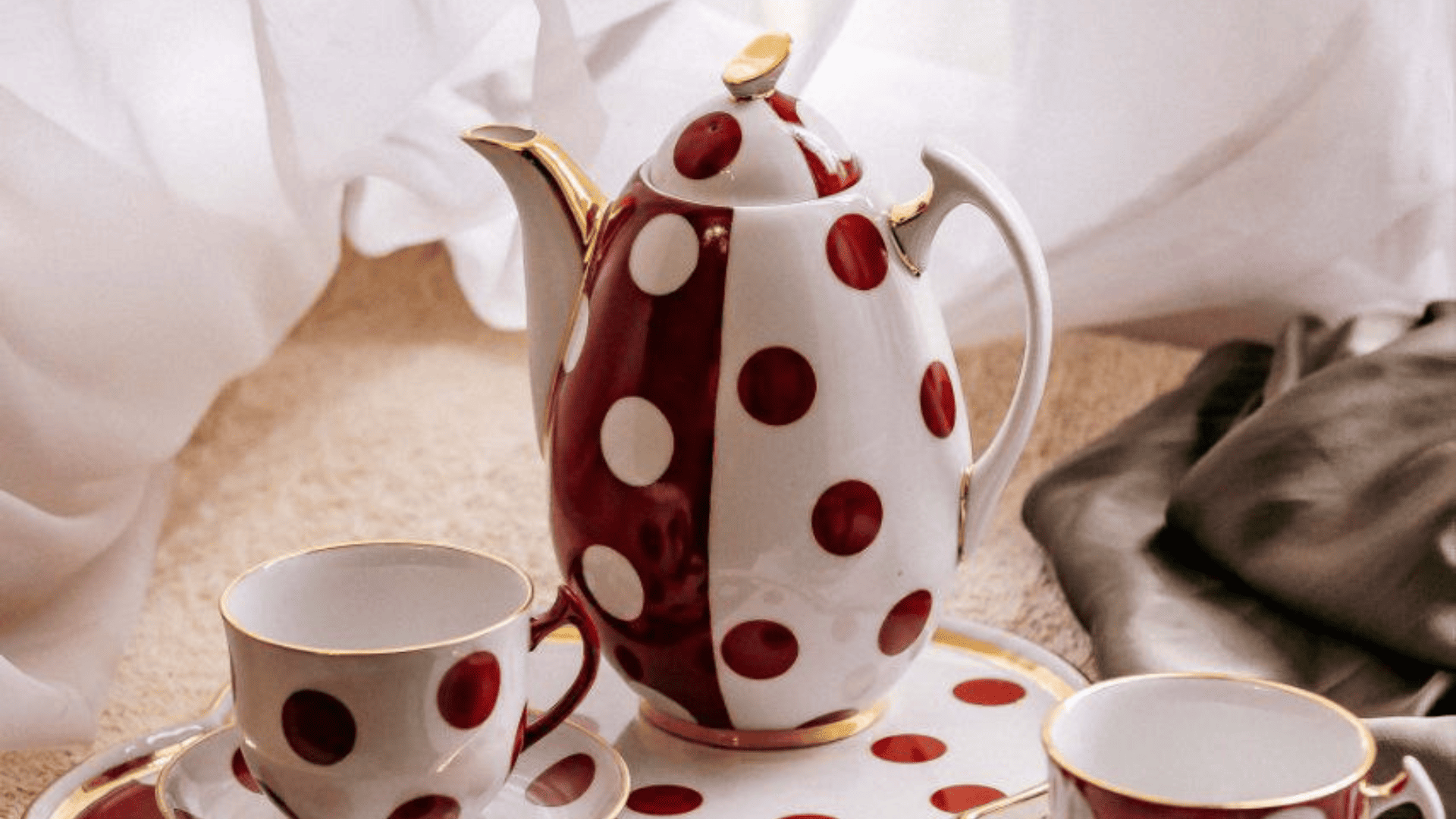 Дулевский фарфоровый завод, посуда в горошек, красный горошек, сервиз, сервиз в красный горошек, чайная пара, чайная пара горошек, Пётр Леонов