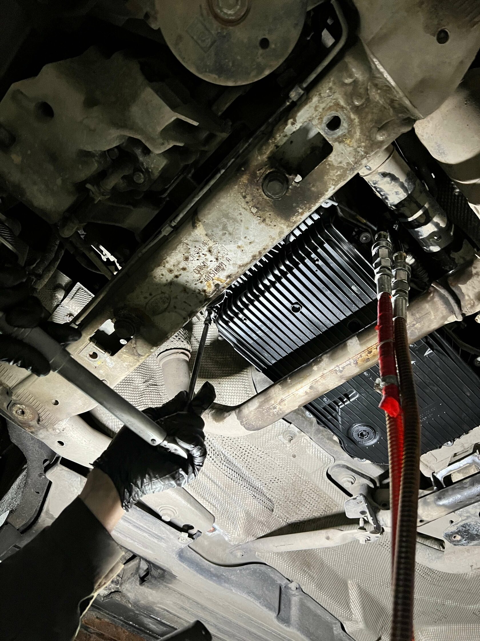 Установка поддона АКПП на автомобиль