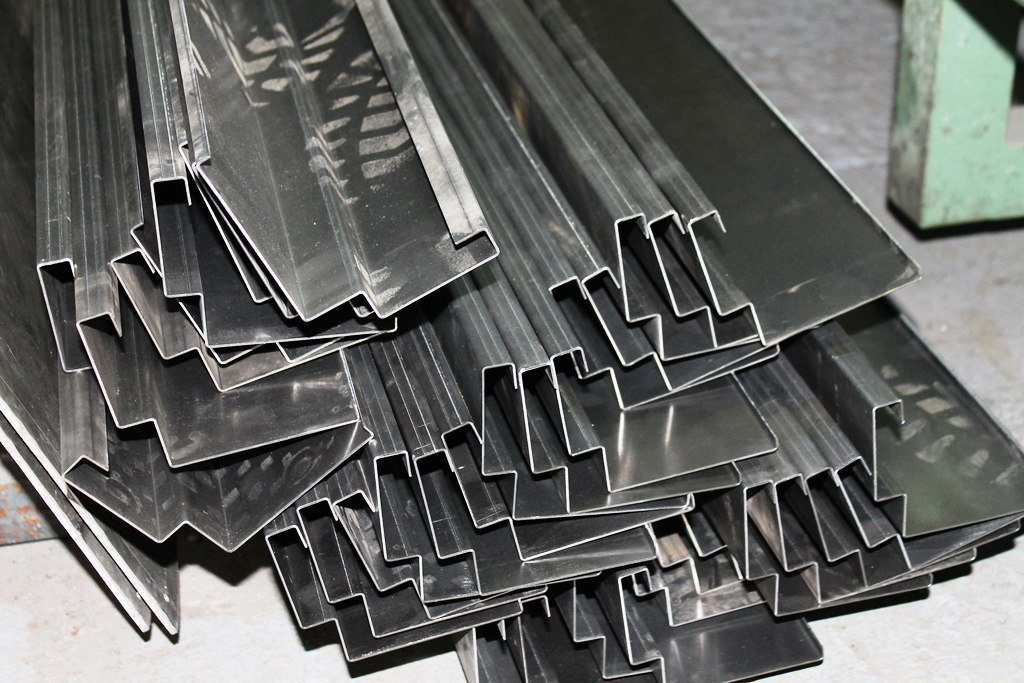 Крепежный профиль шляпный кпш-50х20х3000 мм, t=1,2мм (металл профиль). 40х40х4мм 3 м. Профиль 3мм сталь. Т образный из нержавеющей стали. Железный профиль 20х20.