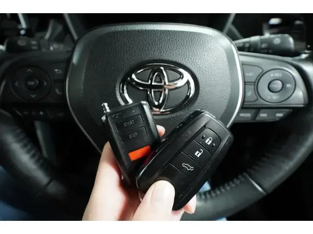 Toyota smart key and key fob – Learn why your Toyota key fob stops working and quick fixes