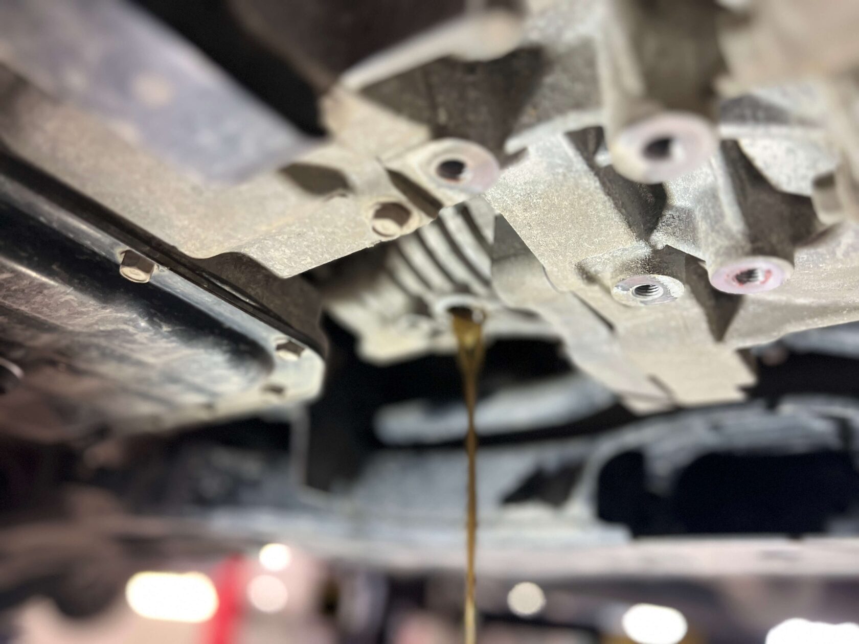 Слив масла передний редуктор