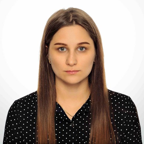 Меня зовут Полина. Я из далёкого региона — но для удалённой работы это совсем не помеха.    Аналитика и работа с данными пришли в мою жизнь, может, и не в самом начале карьеры, зато по-настоящему осознанно: я сама всё изучала и пришла к выводу, что именно это мне по-настоящему нравится. Нравится разбираться в цифрах, выстраивать логику, превращать данные в понятные выводы.    Сейчас я хочу не просто применять то, что уже умею (SQL, Excel, Power Pivot), а расти дальше — и делать это так, чтобы моя работа реально помогала команде и бизнесу. Буду рада возможности стать частью вашего проекта и учиться у сильных специалистовт