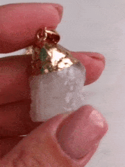 Подвеска на золотой цепочке с натуральным горным хрусталем