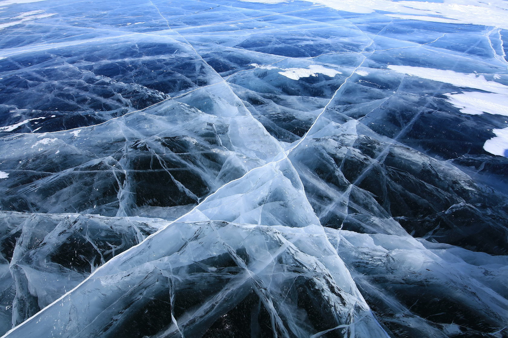 Лед картинки. Лед Байкала. Зимний Байкал лед. Красивый лед. Байкал зимой вид сверху.