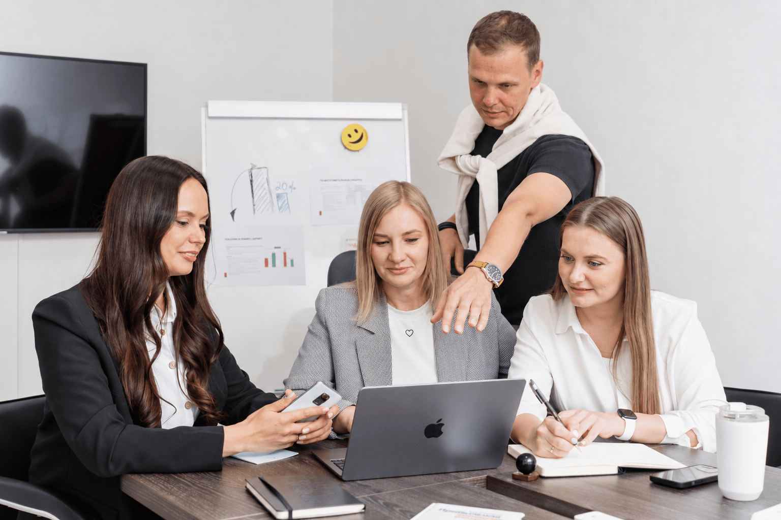 Современный офис Redbee