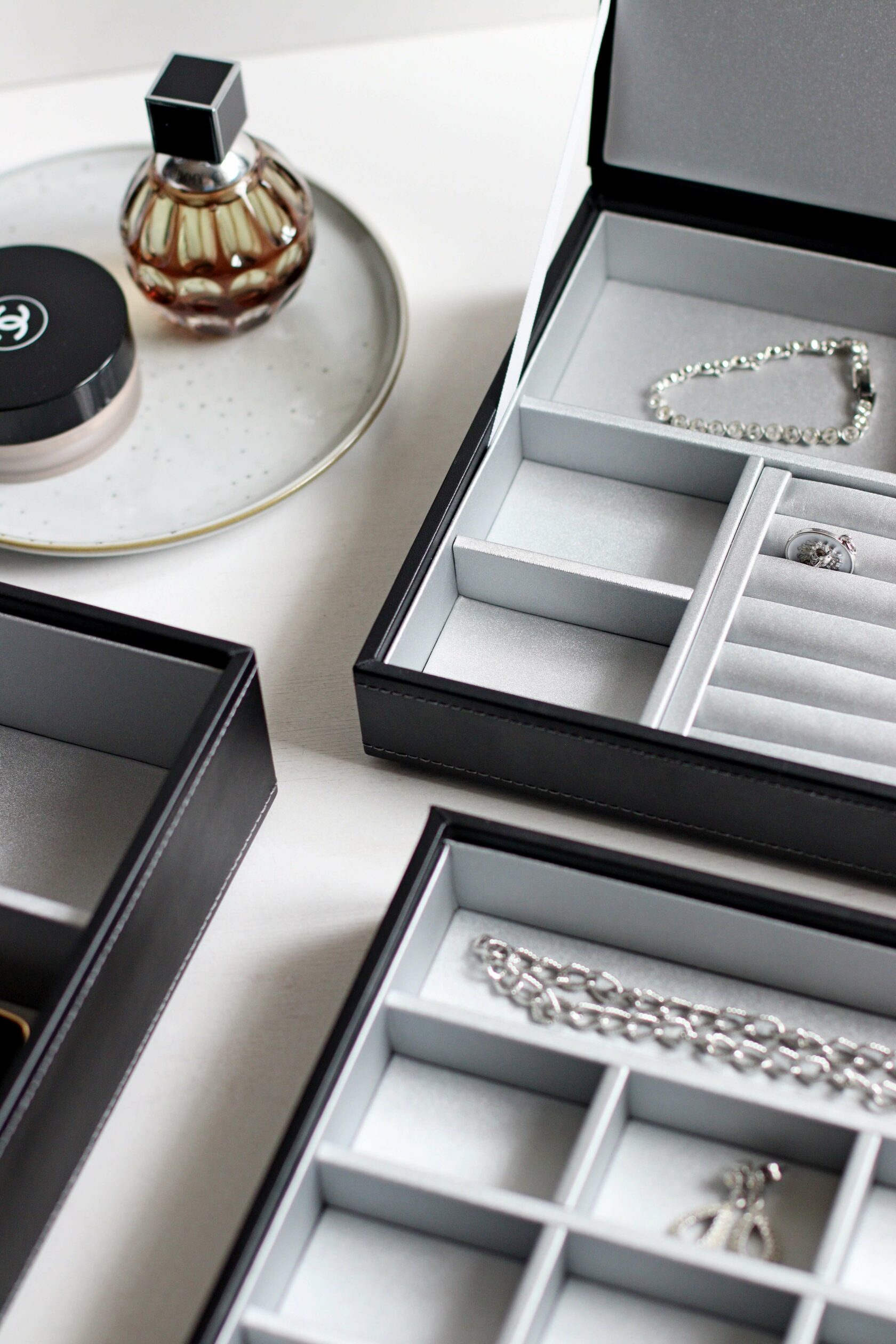 Мужская коллекция органайзеров для украшений, часов и аксессуаров