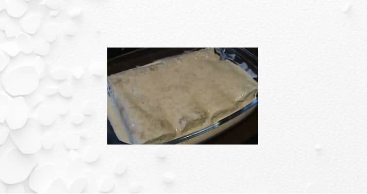 Приготовление рулетов из лаваша с творожной начинкой и зеленью в духовке: шаг 11