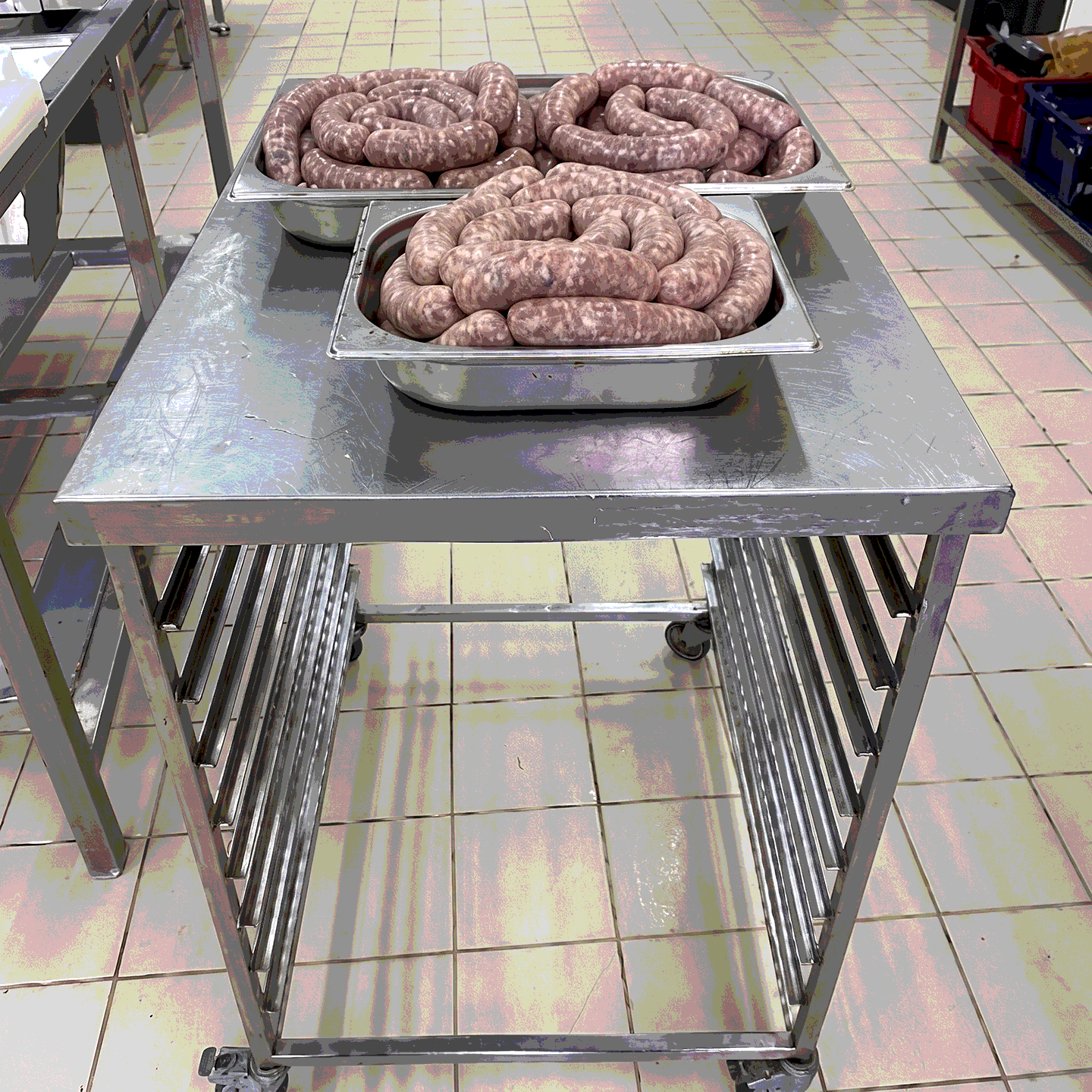 Тележка для перемещения готовой продукции в цехе