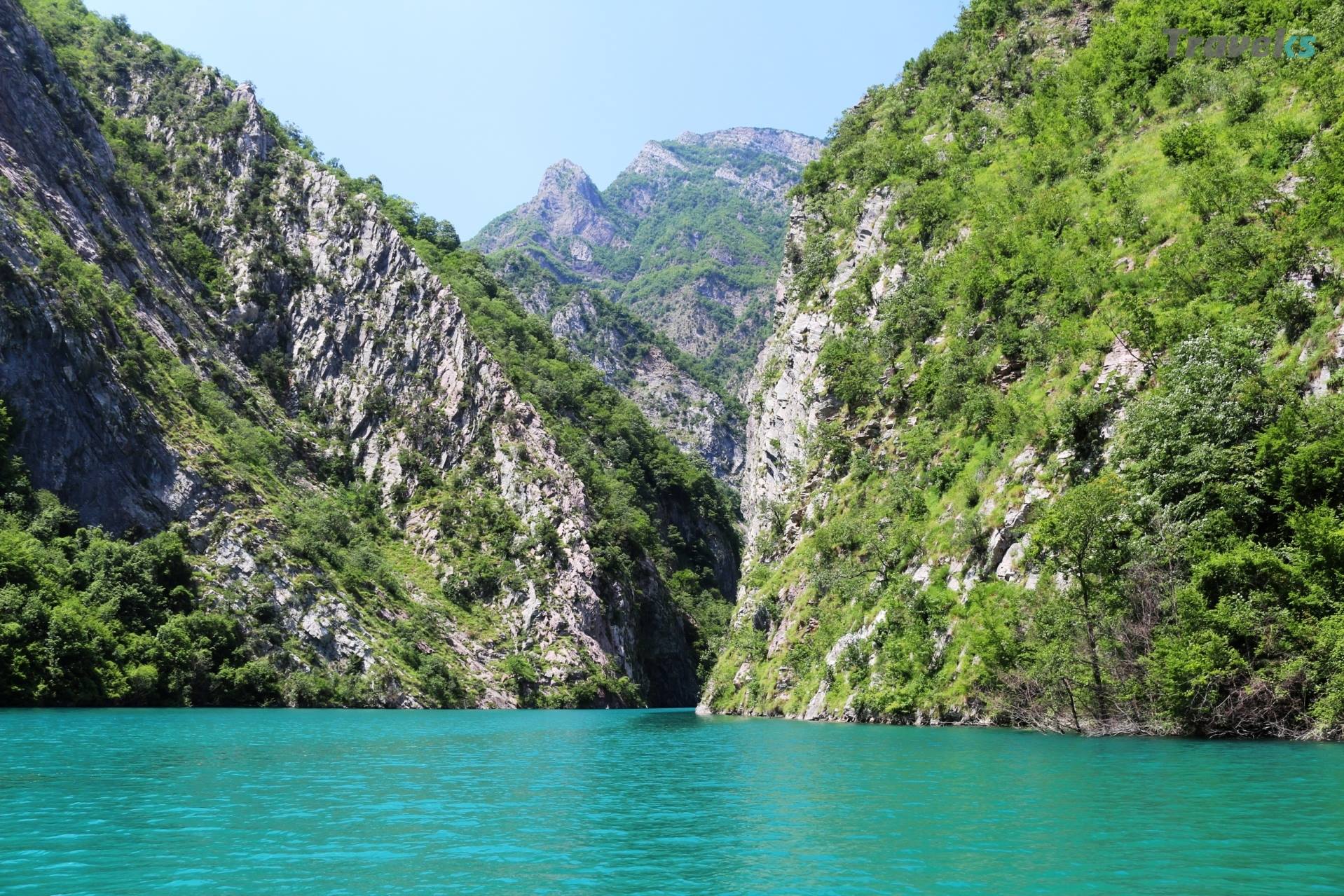 Озеро коман Албания