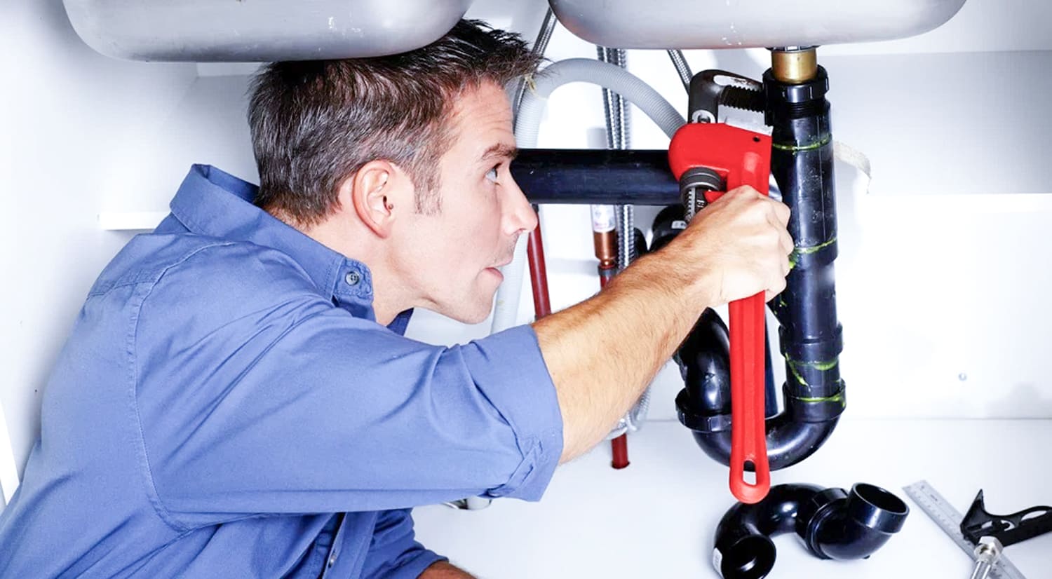 протечка канализации сантехник