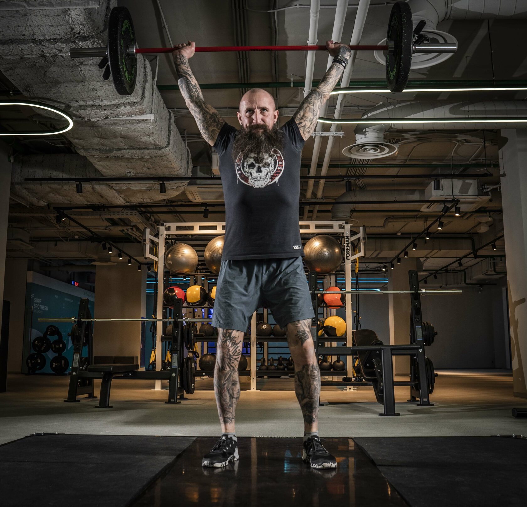 Тренер по фитнесу Валентин Севостьянов в SURF BROTHERS Сколково