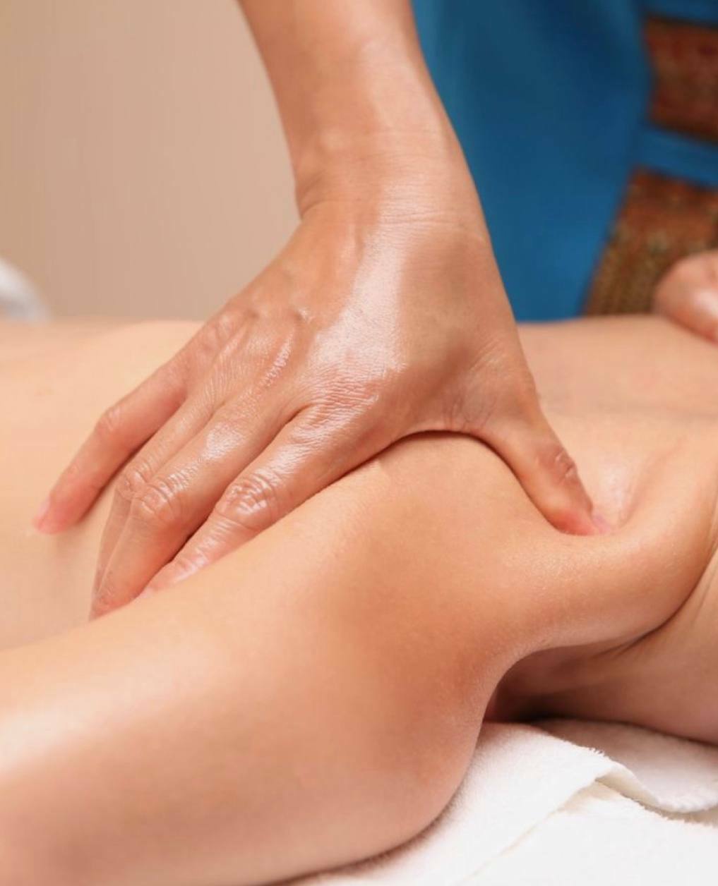 Base massage. Глубокий массаж. Шведский массаж. Глубокий массаж спины. Глубокий массаж тела.