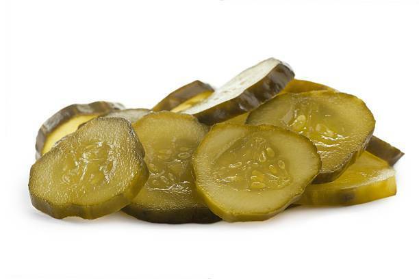 Маринованные огурцы резаные слайсами для хот-догов и бургеров