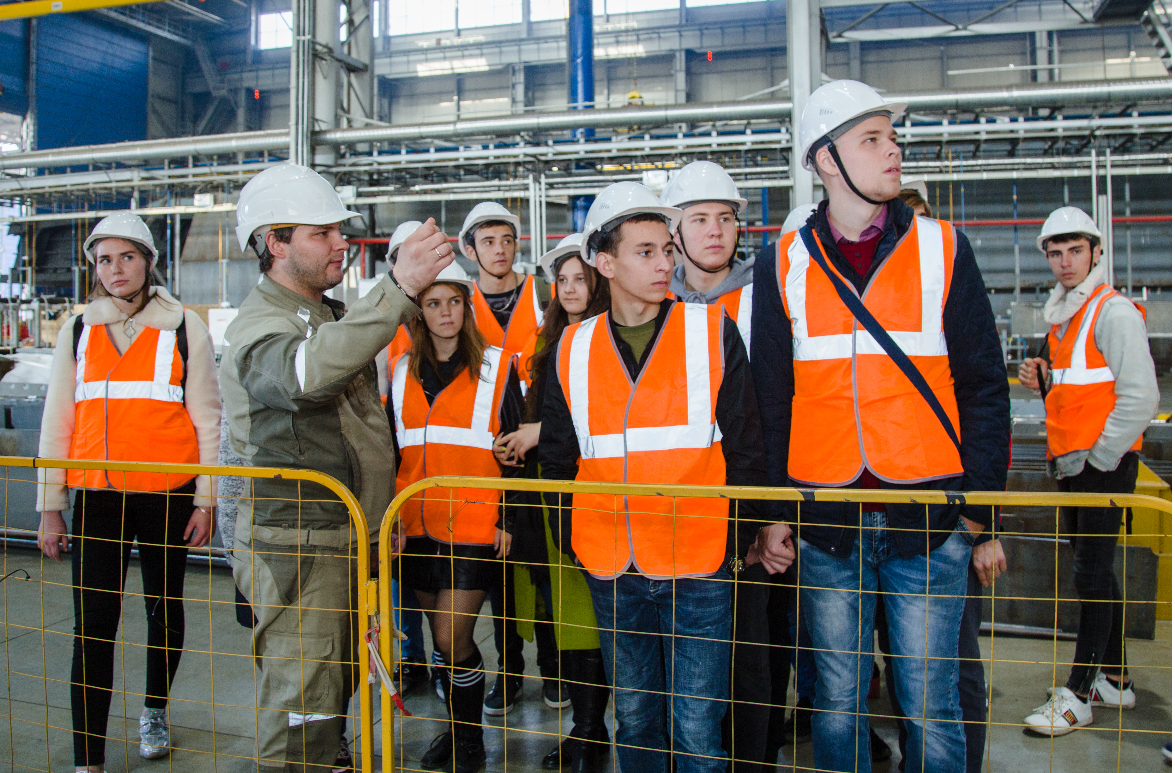 Young engineers. ССК звезда. Невельский строительный комбинат. Охрана ССК звезда. Студенты ССК звезда.