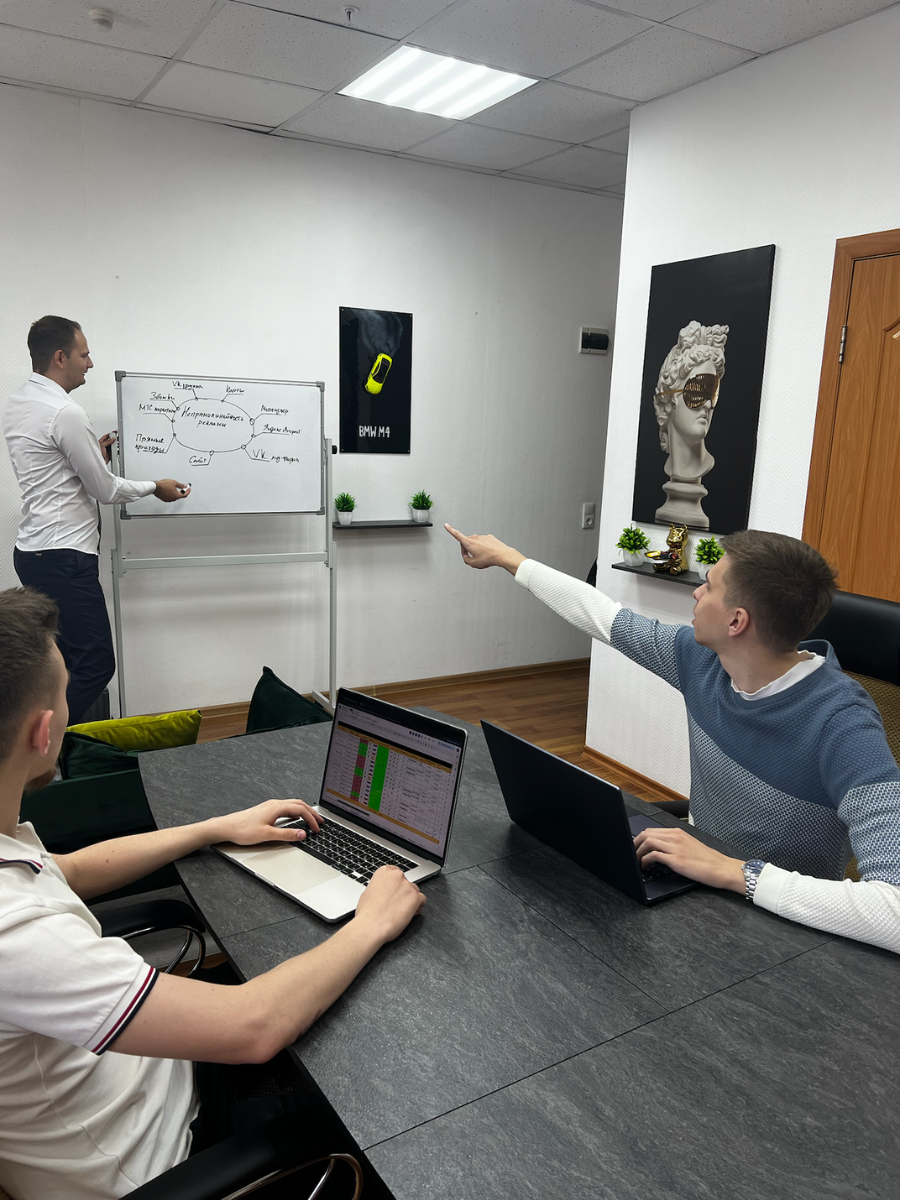 Отзывы о работе маркетингового агентства Baby Like и фотографии команды за работой