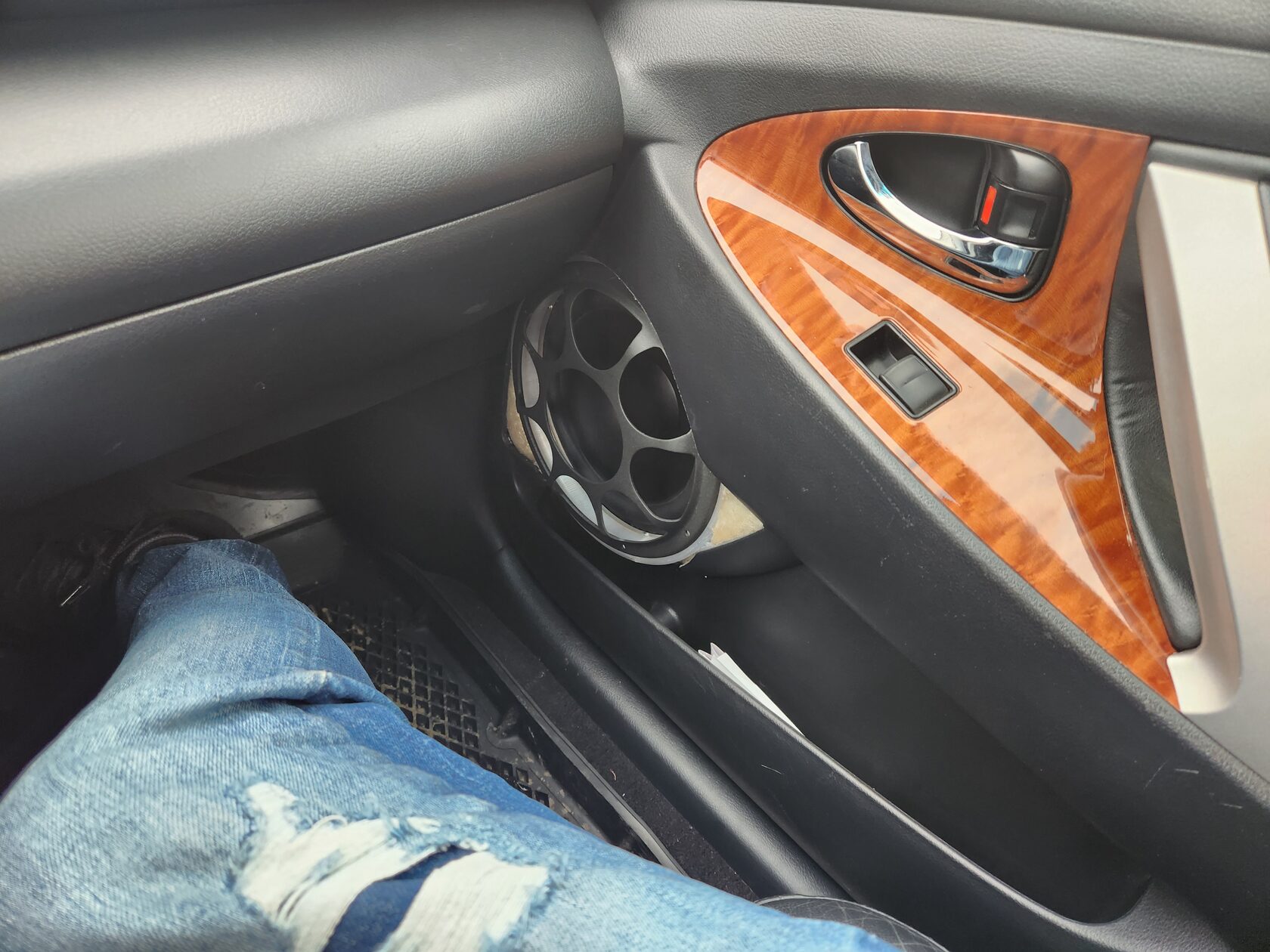 установка автозвука тойота камри 40