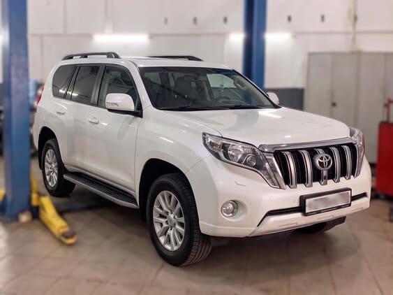 Toyota Prado в сервисе