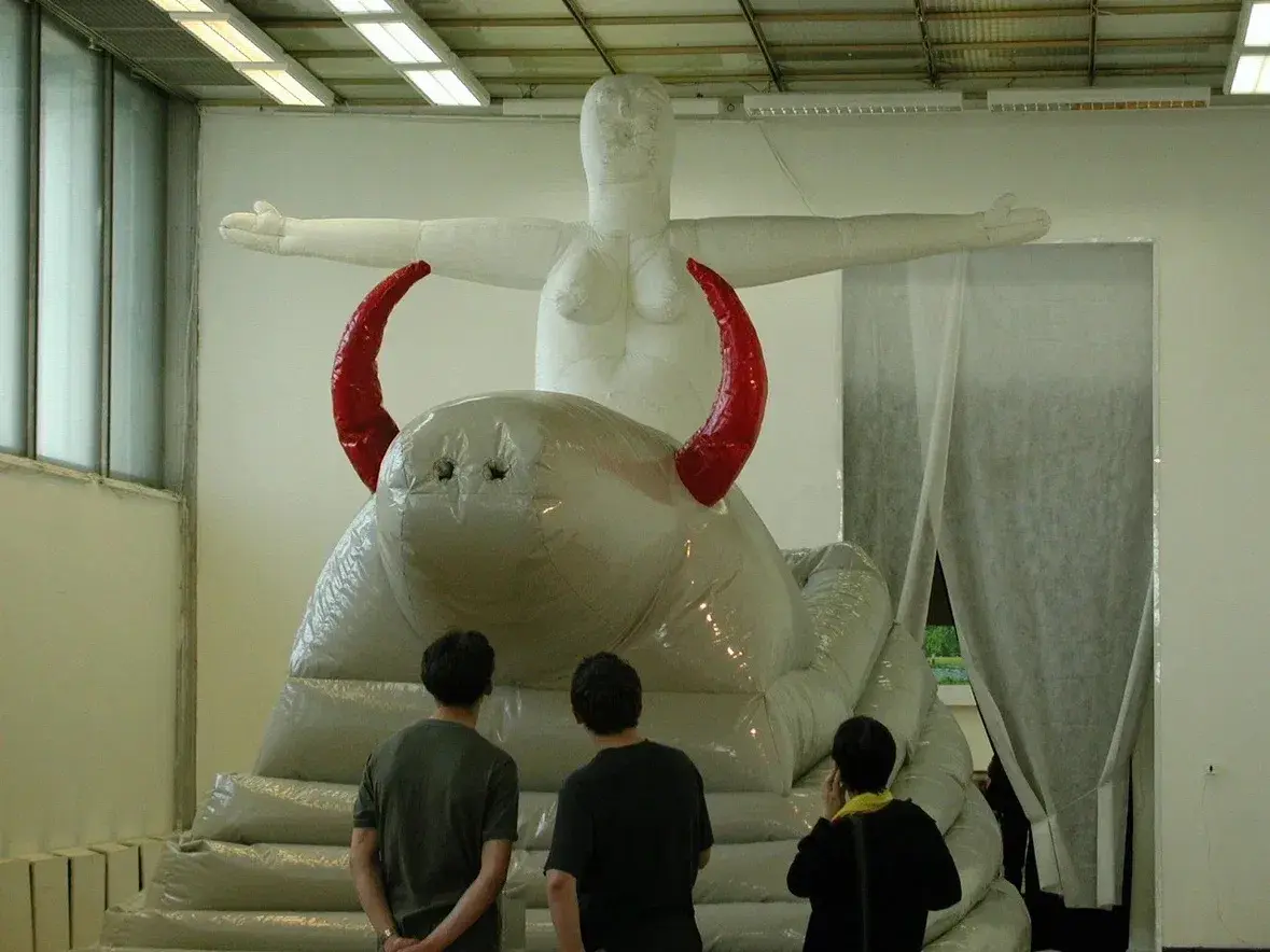 Участники и гости первой АРТ МОСКВЫ. ЦДХ, 1996 год.