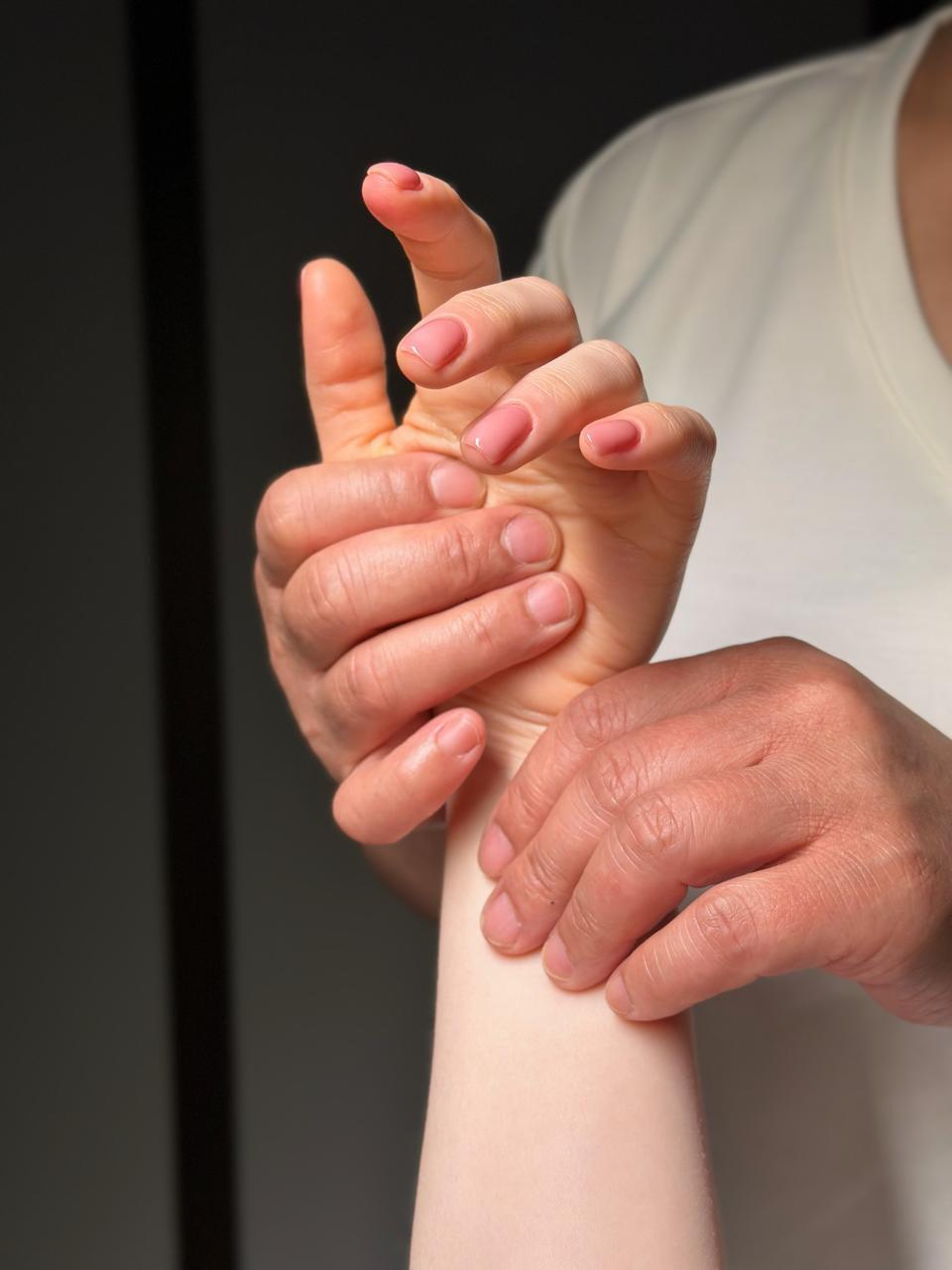 Тайский массаж кистей рук — улучшение работы внутренних органов в А.М Владимир