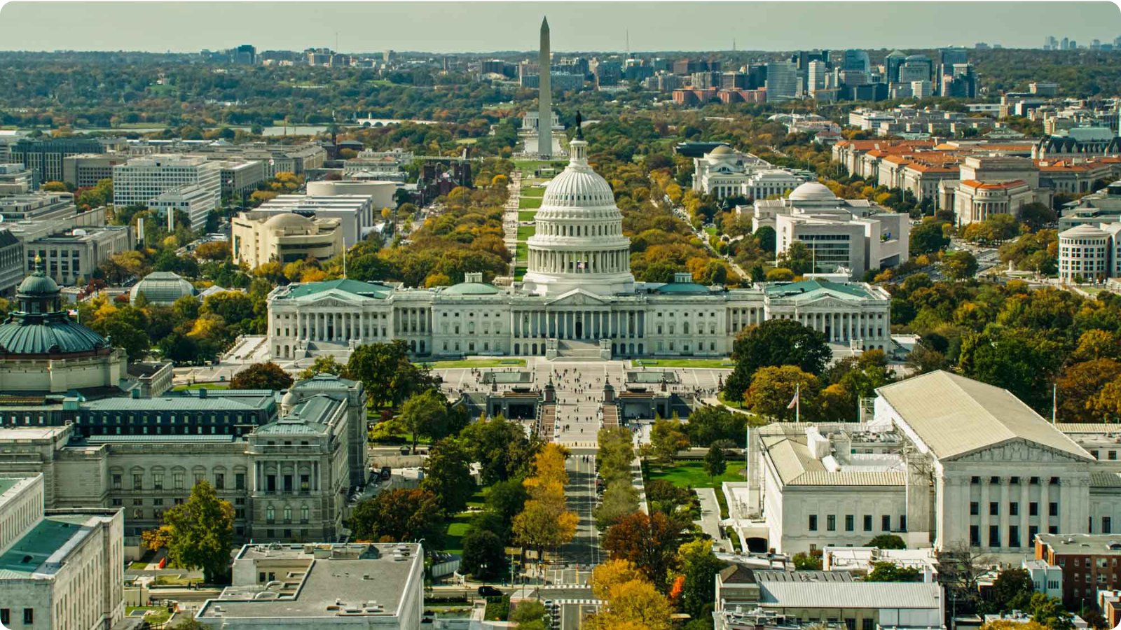 Вашингтон, округ Колумбия (D.C.) — это столица США, которая не входит ни в один из штатов