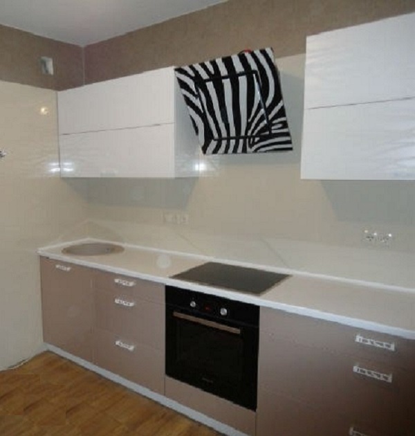 прямая кухня кофе с молоком