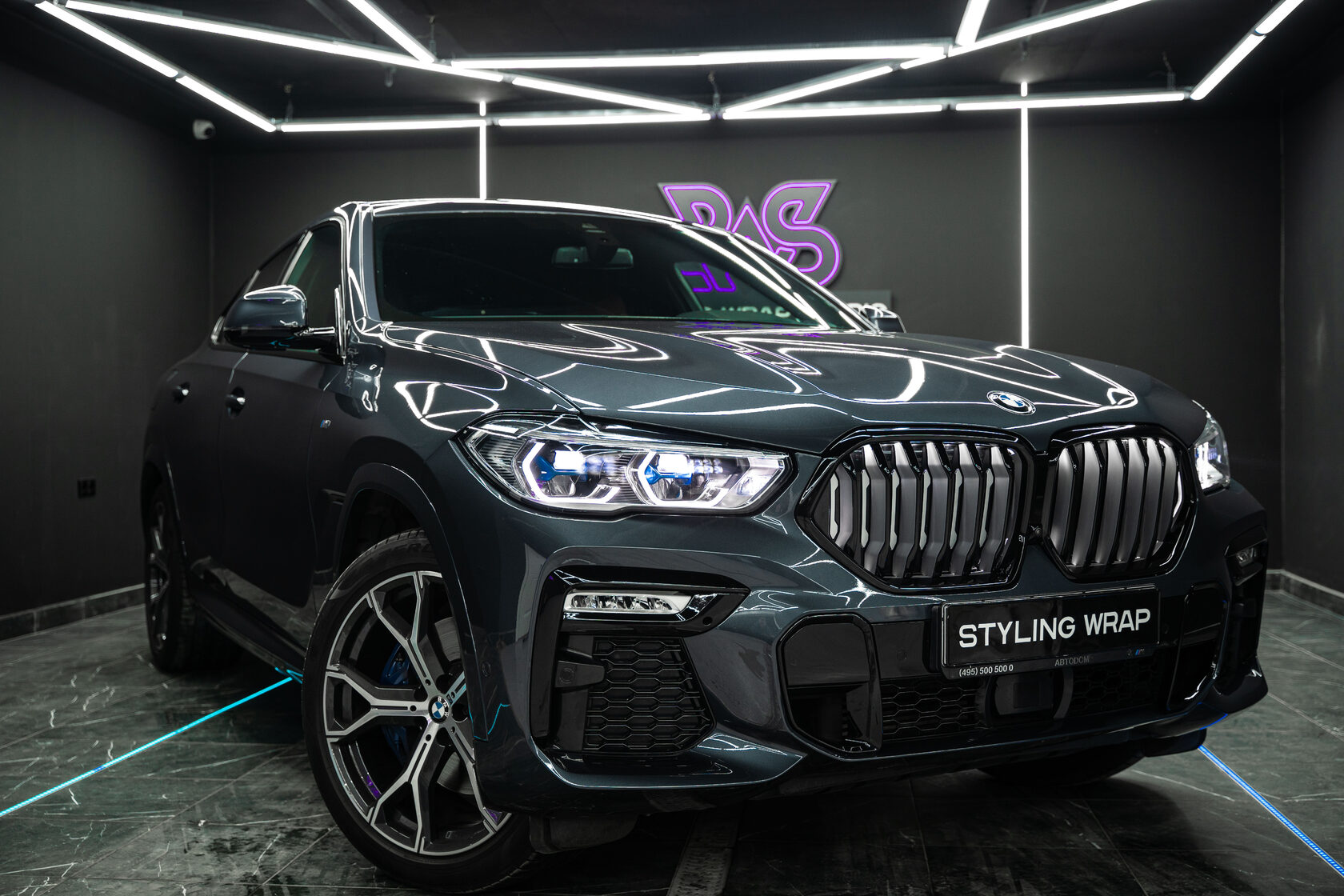 Яркий винил на авто. Солярис детейлинг. Серый хамелеон цвет автомобиля. Серая виниловая пленка для авто. Винил на машину череп.