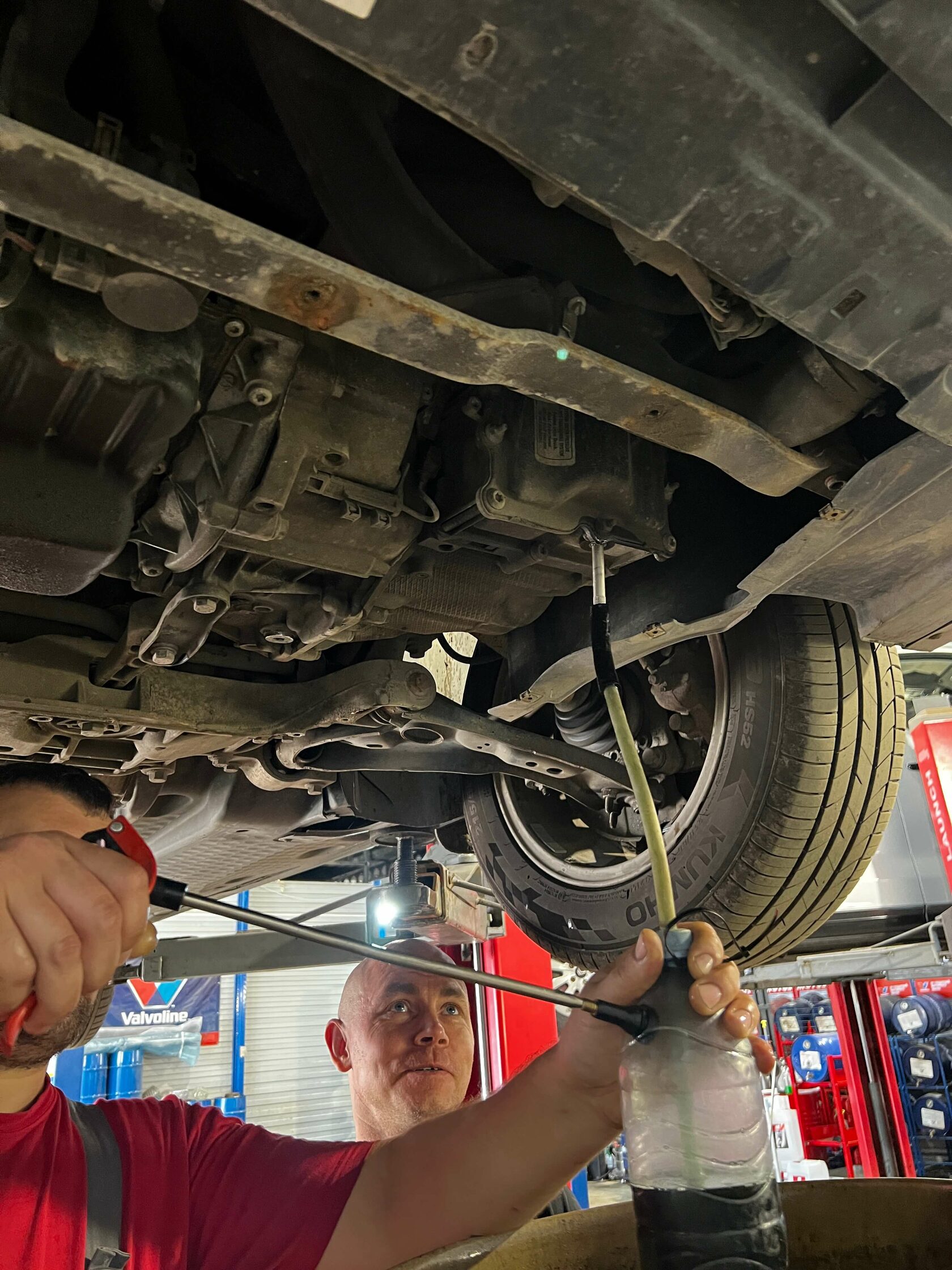 Заправка мехатроника новым маслом