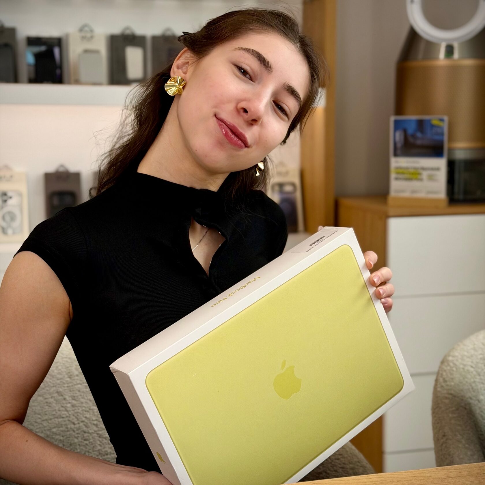 MacBook Neo в продаже в Сургуте