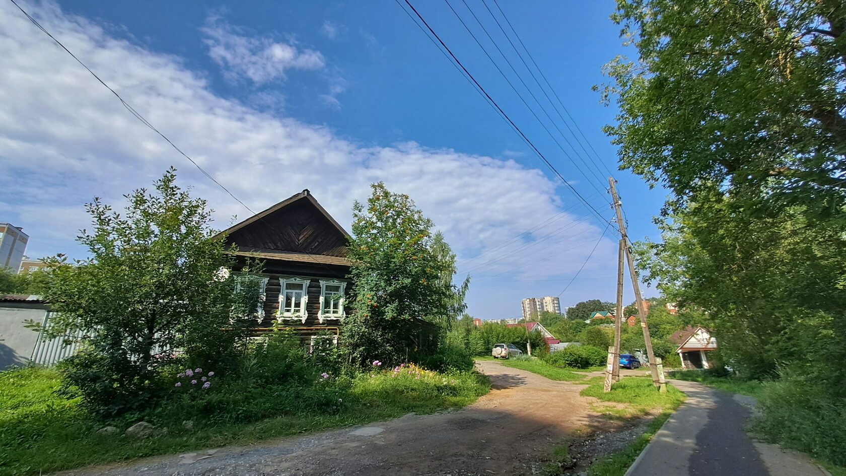 Пейзаж усадьбы Леонтьевых летом