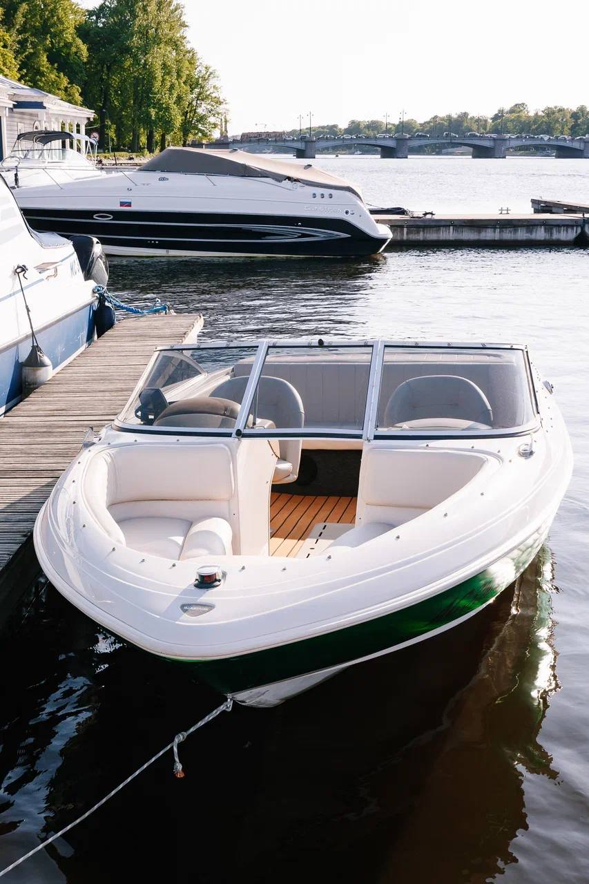 Причал катера Green