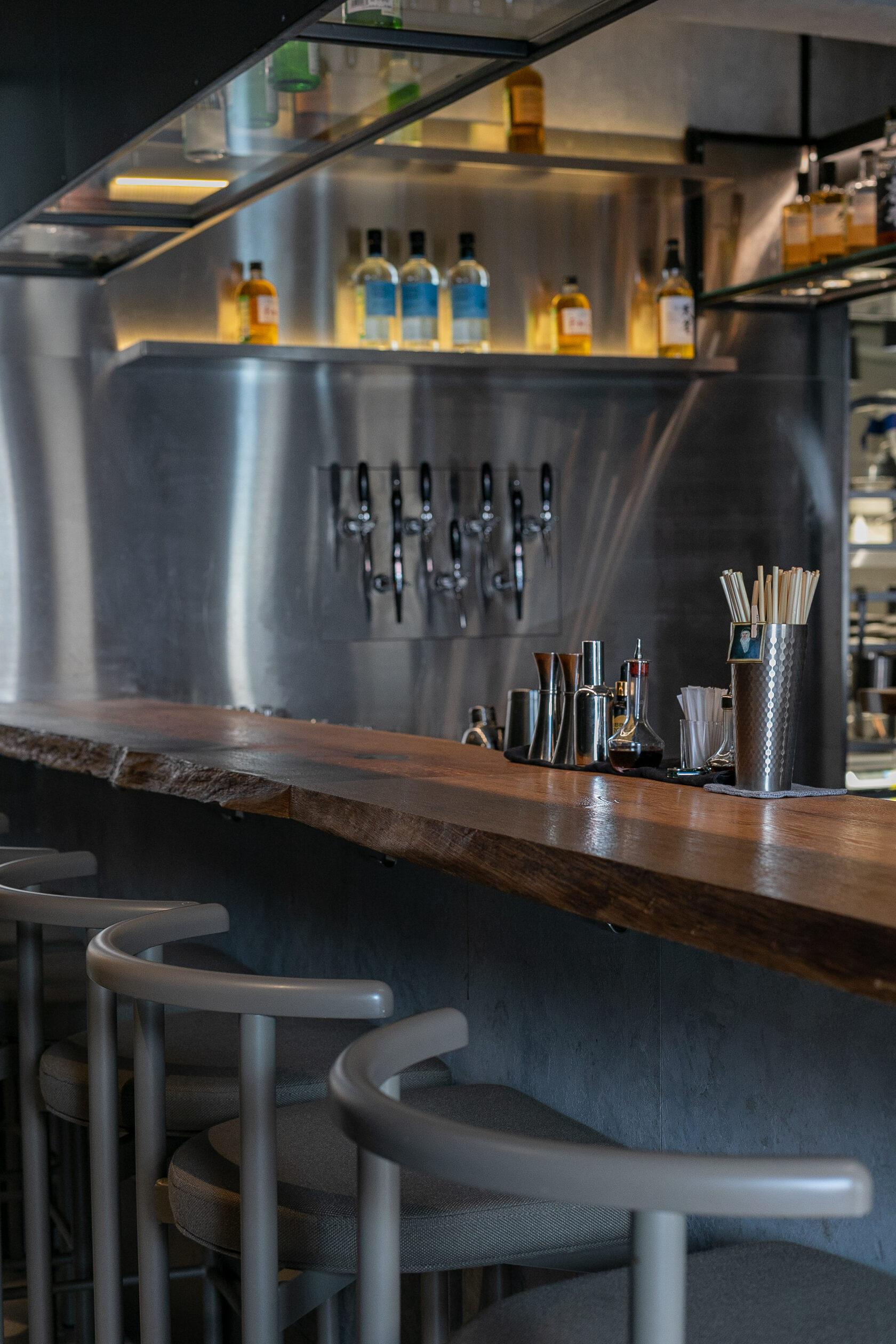 Идзакая-бар «Дзéнь» внутри