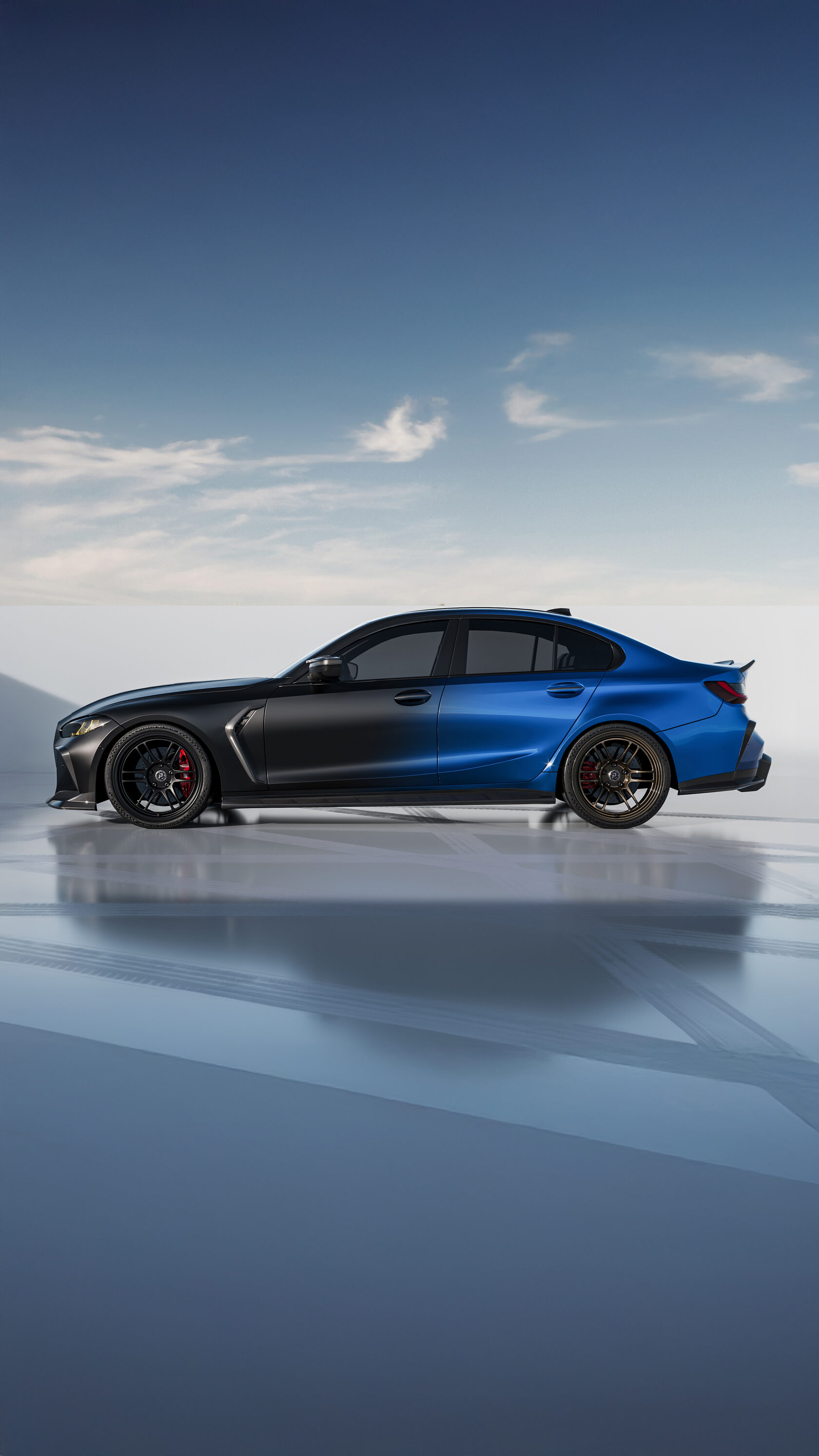 Синий BMW M3 G80 с деталями CFA Carbon